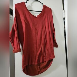 Women's Medium 3/4 length high/low top